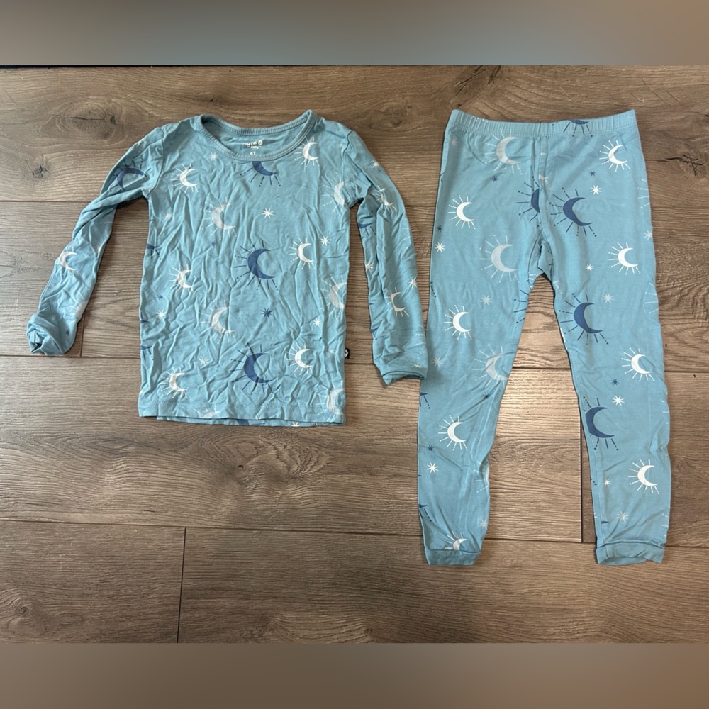 Kyte BABY Light Blue Moon & Star Pajama Set